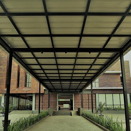 Fitra Hotel Маяленгка Экстерьер фото