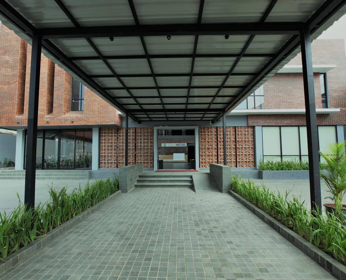 Fitra Hotel Маяленгка Экстерьер фото